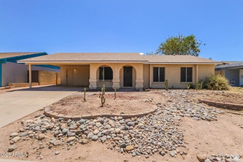Photo of 1121 W Laguna Azul Avenue, Mesa, AZ 85210 (MLS # 7058100)