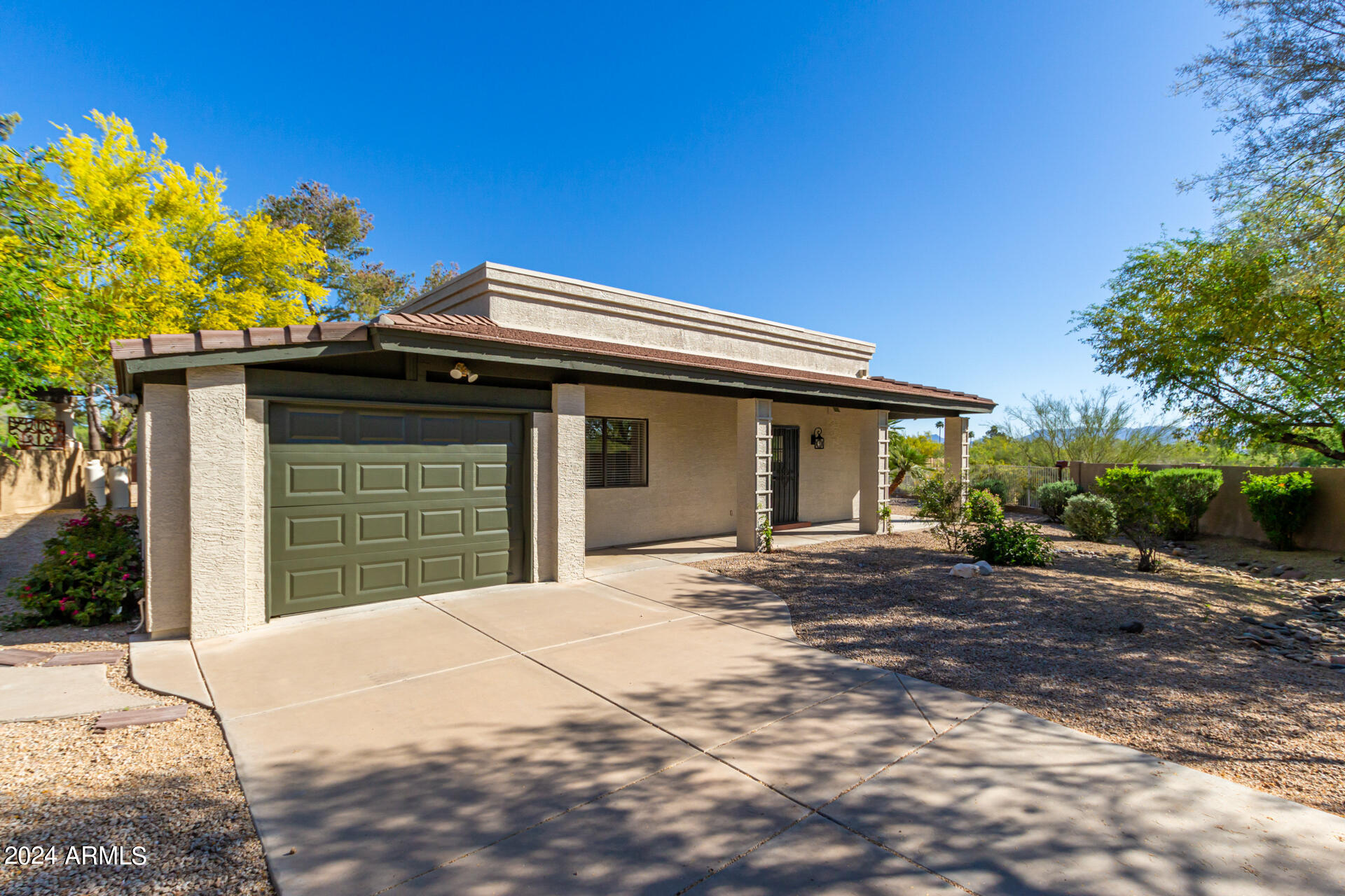 4226 E Onyx Avenue