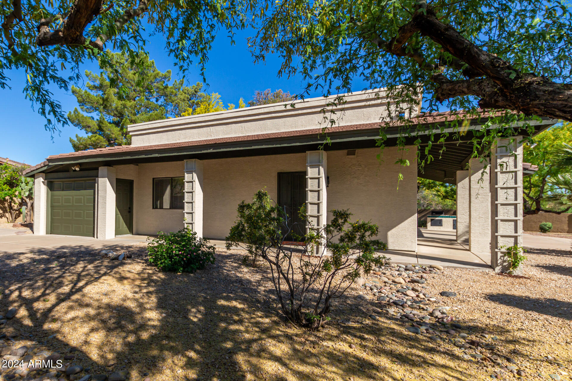 4226 E Onyx Avenue