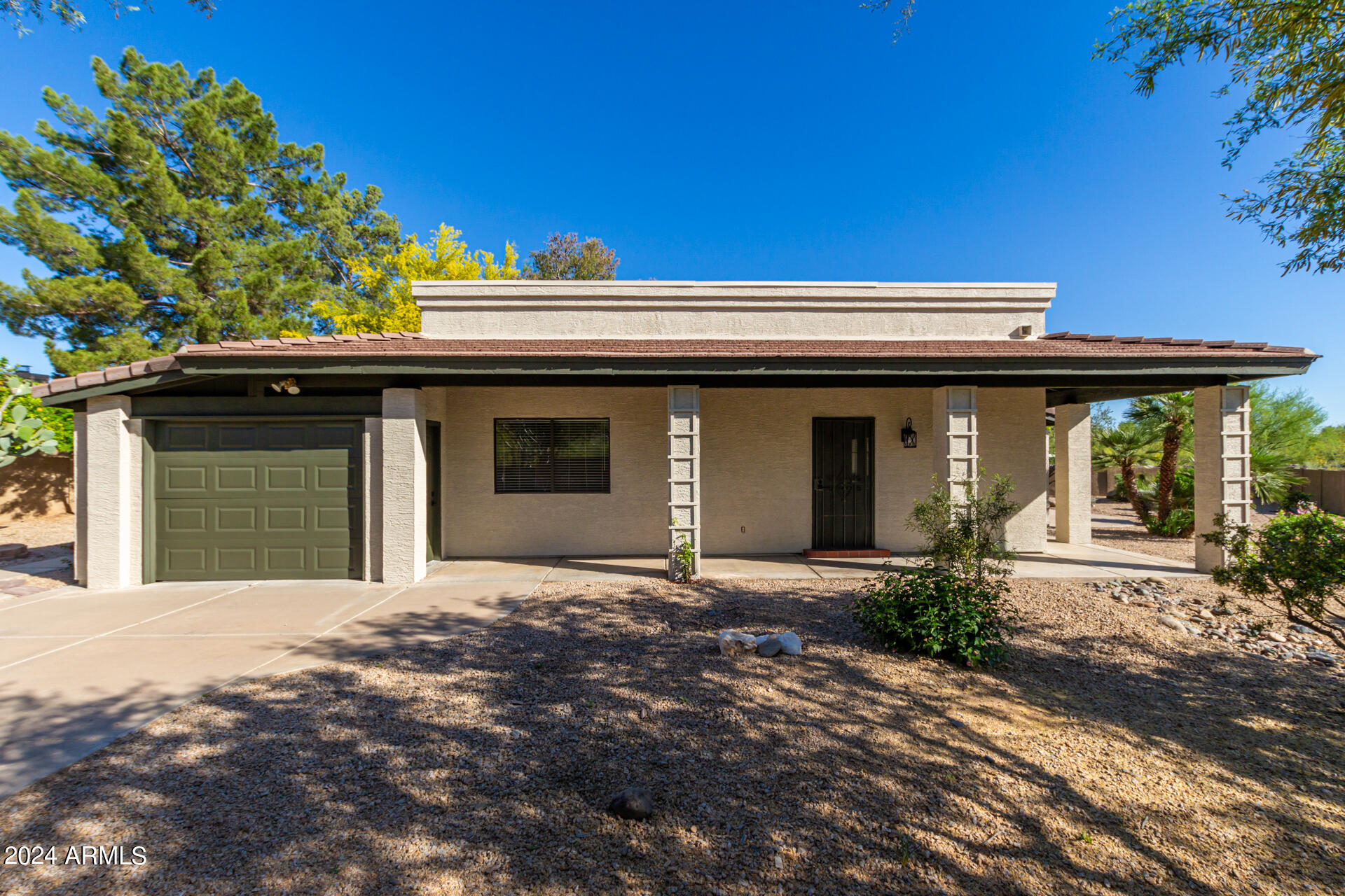4226 E Onyx Avenue