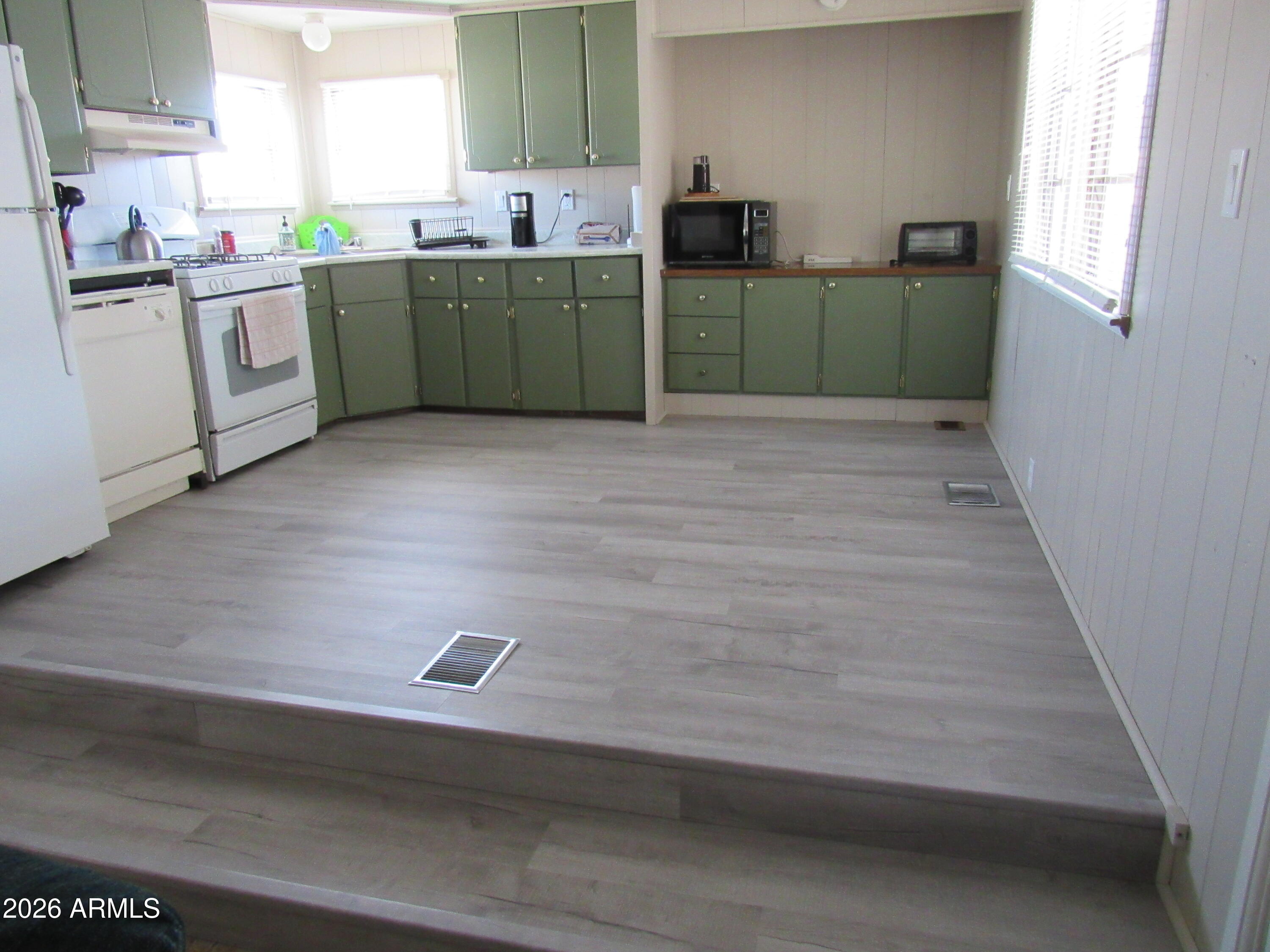 3411 S CAMINO SECO -- 182