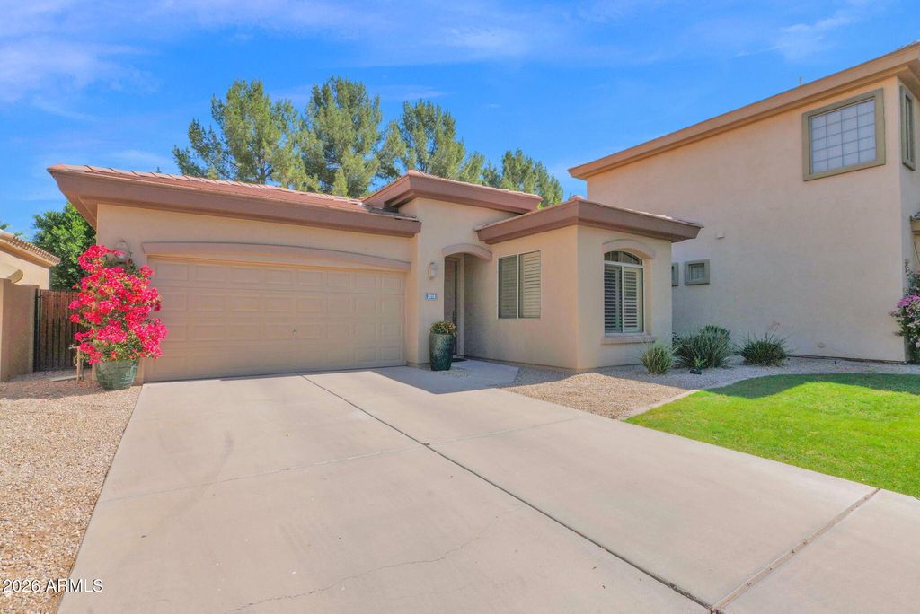 Photo of 2018 W Periwinkle Way, Chandler, AZ 85248 (MLS # 7032157)
