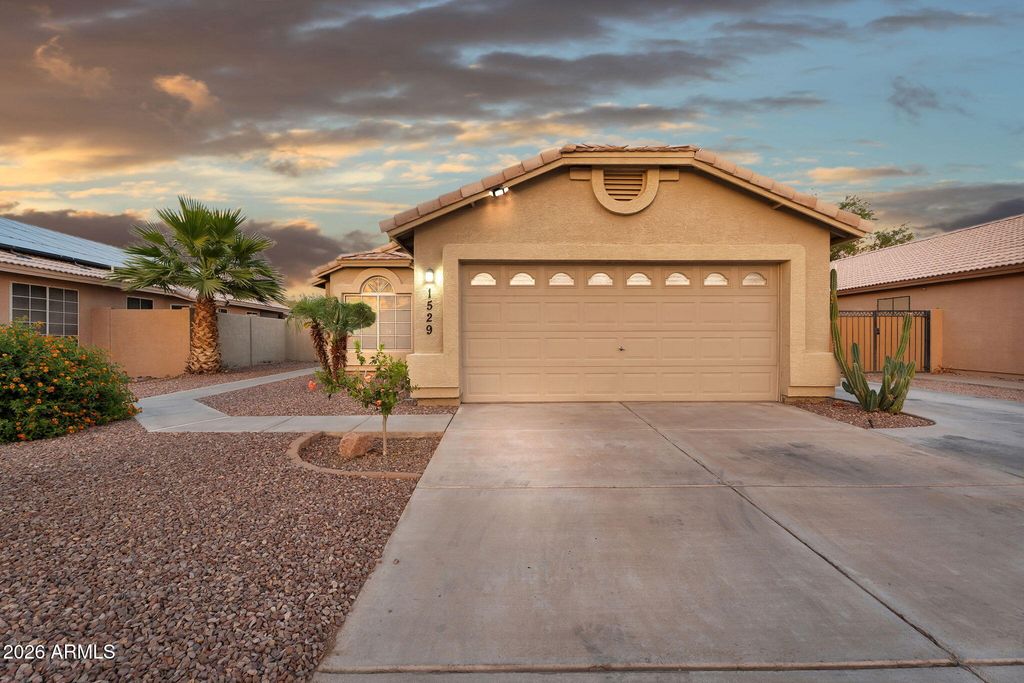 Photo of 1529 S Dove Street, Gilbert, AZ 85233 (MLS # 7018043)