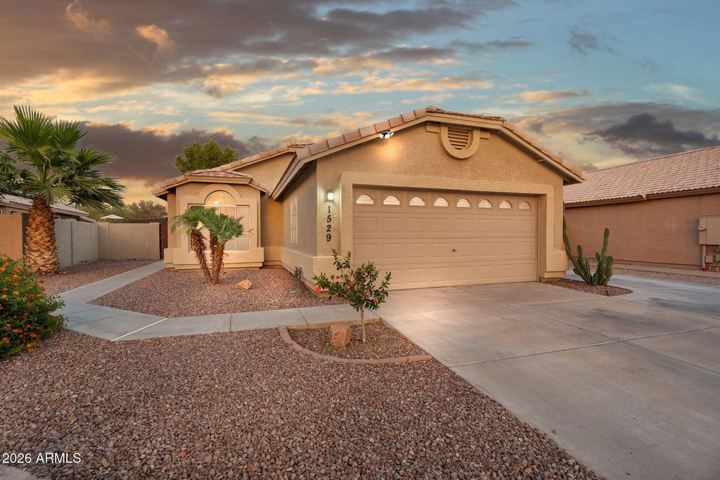 Photo of 1529 S Dove Street, Gilbert, AZ 85233 (MLS # 7018043)