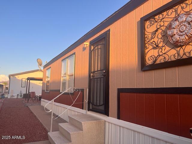 301 S SIGNAL BUTTE Road 233