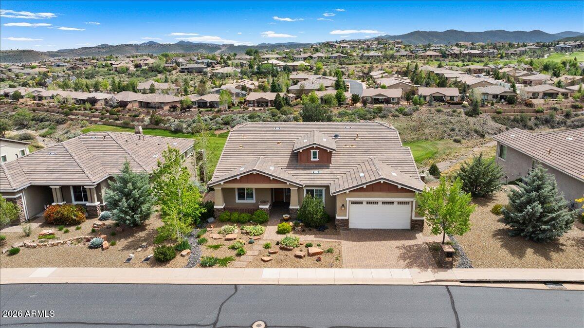 1221 S LAKEVIEW Drive