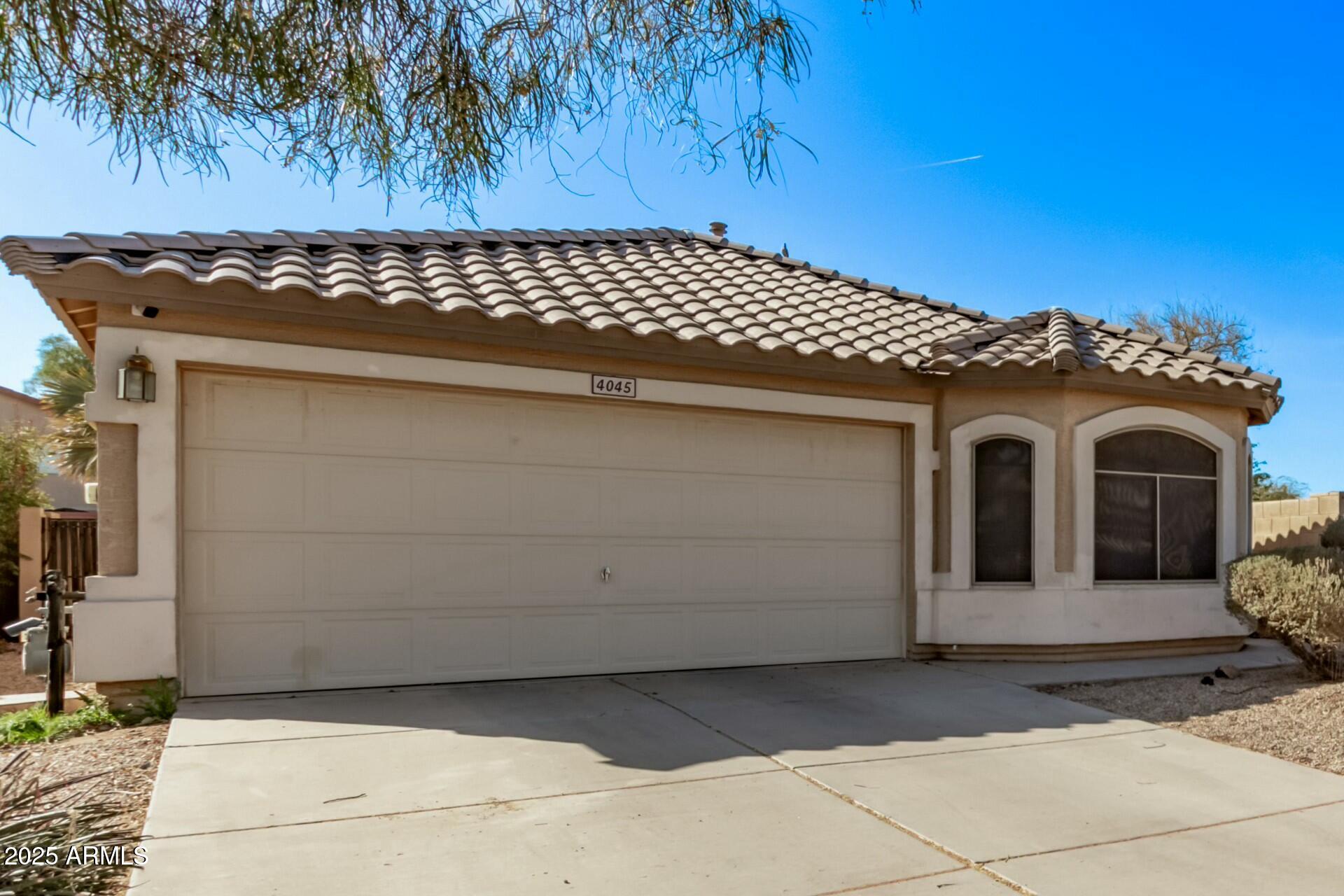 4045 E ARAGONITE Lane