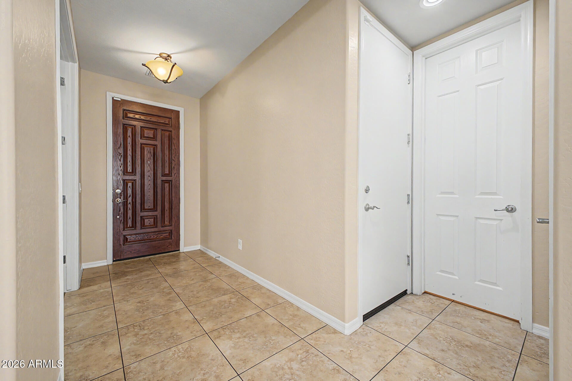 2531 E ELEANA Lane