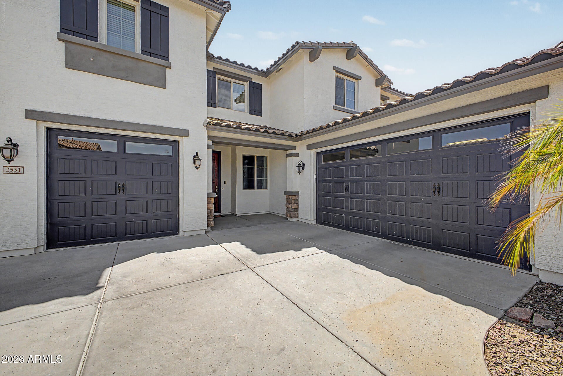 2531 E ELEANA Lane