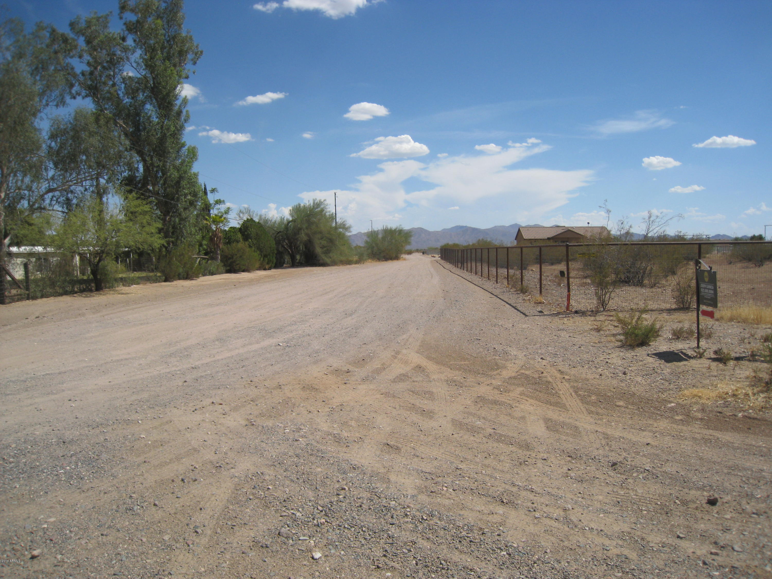 22142 W WILDCAT Drive '-'