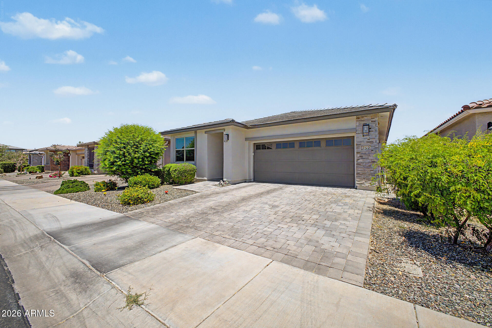 752 E CONSTITUTION Drive