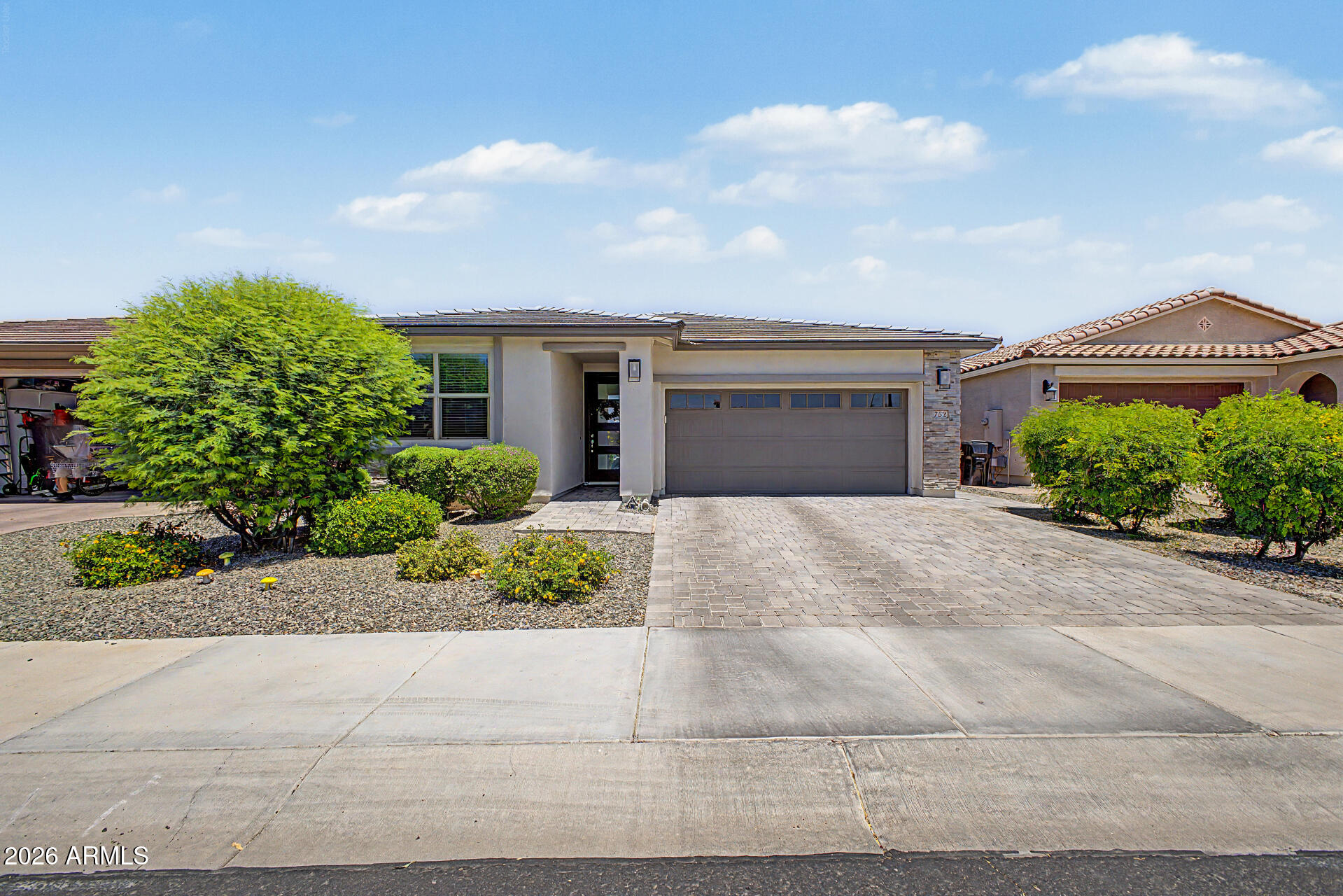 752 E CONSTITUTION Drive
