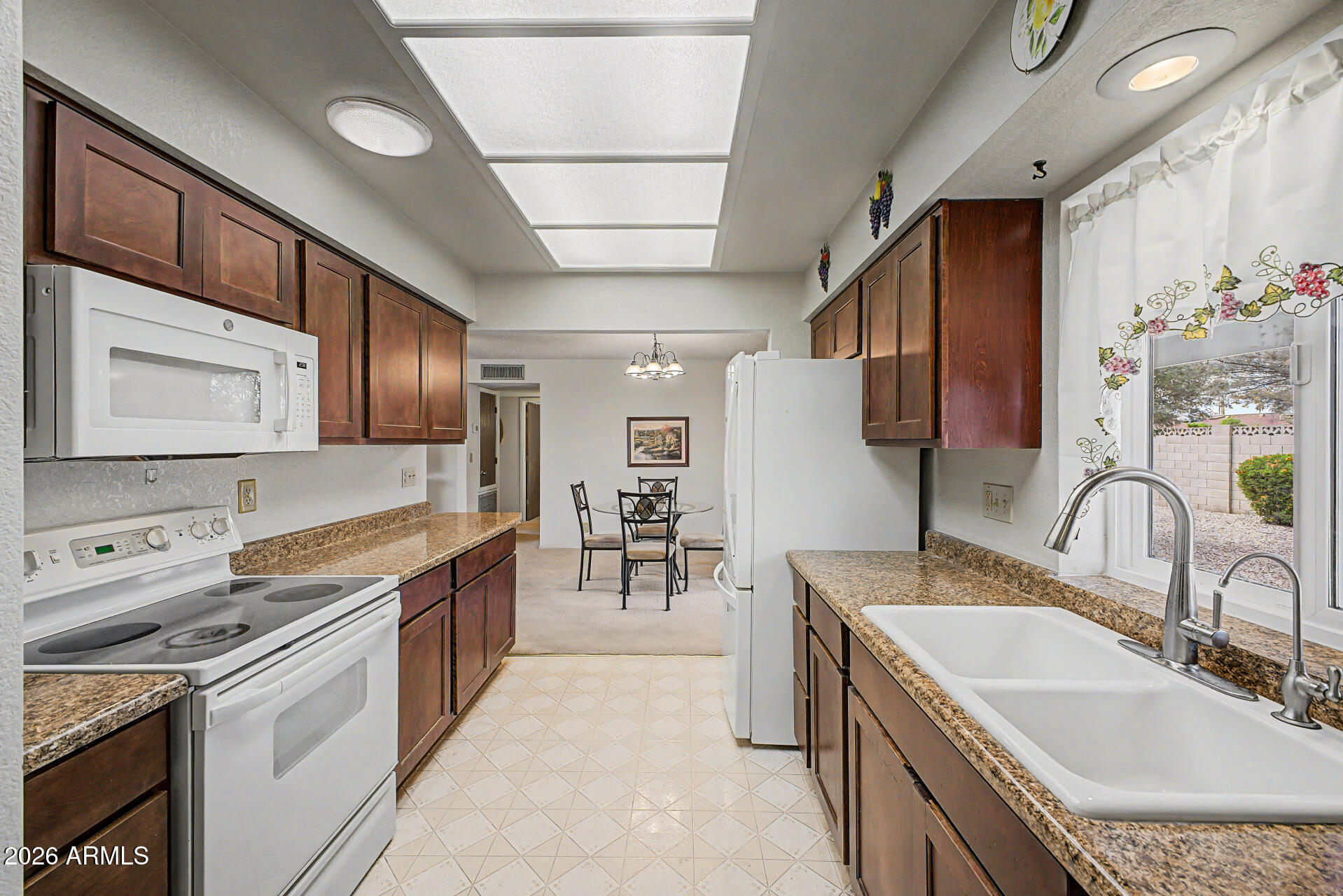 4604 E CRESCENT Avenue