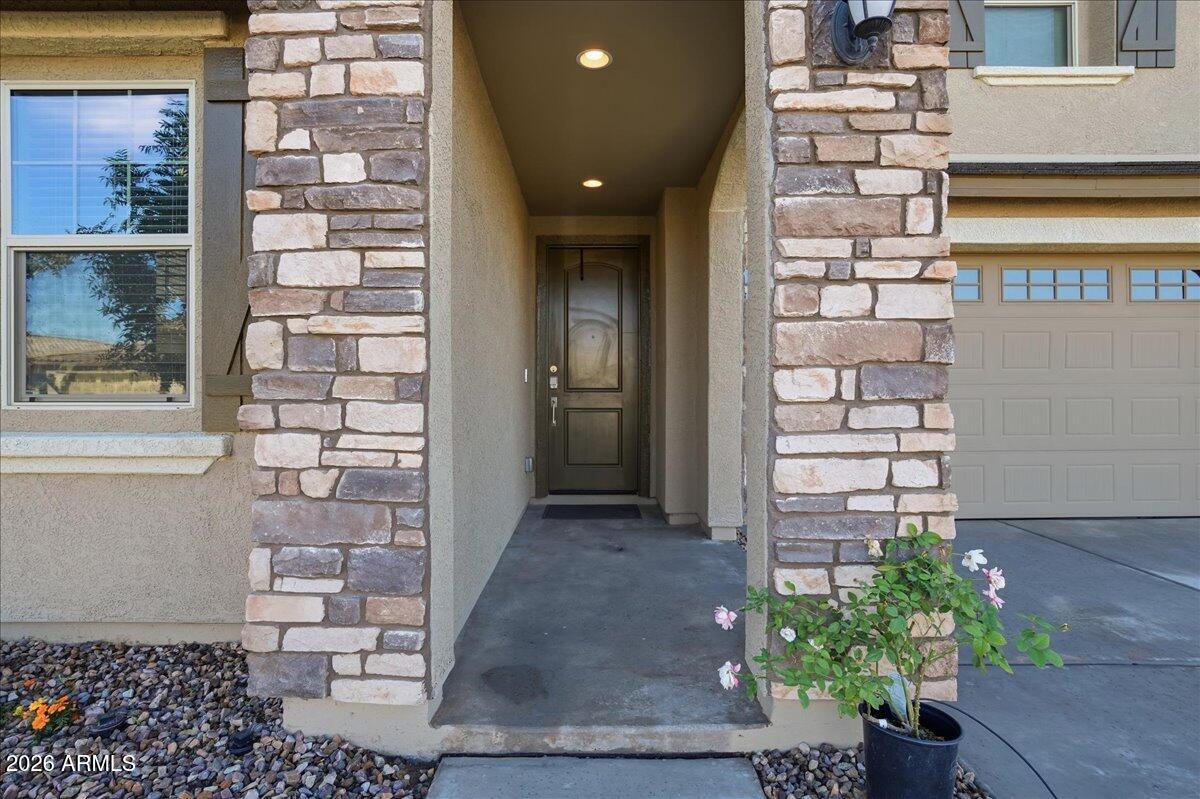 2327 E RIDGEWOOD Lane