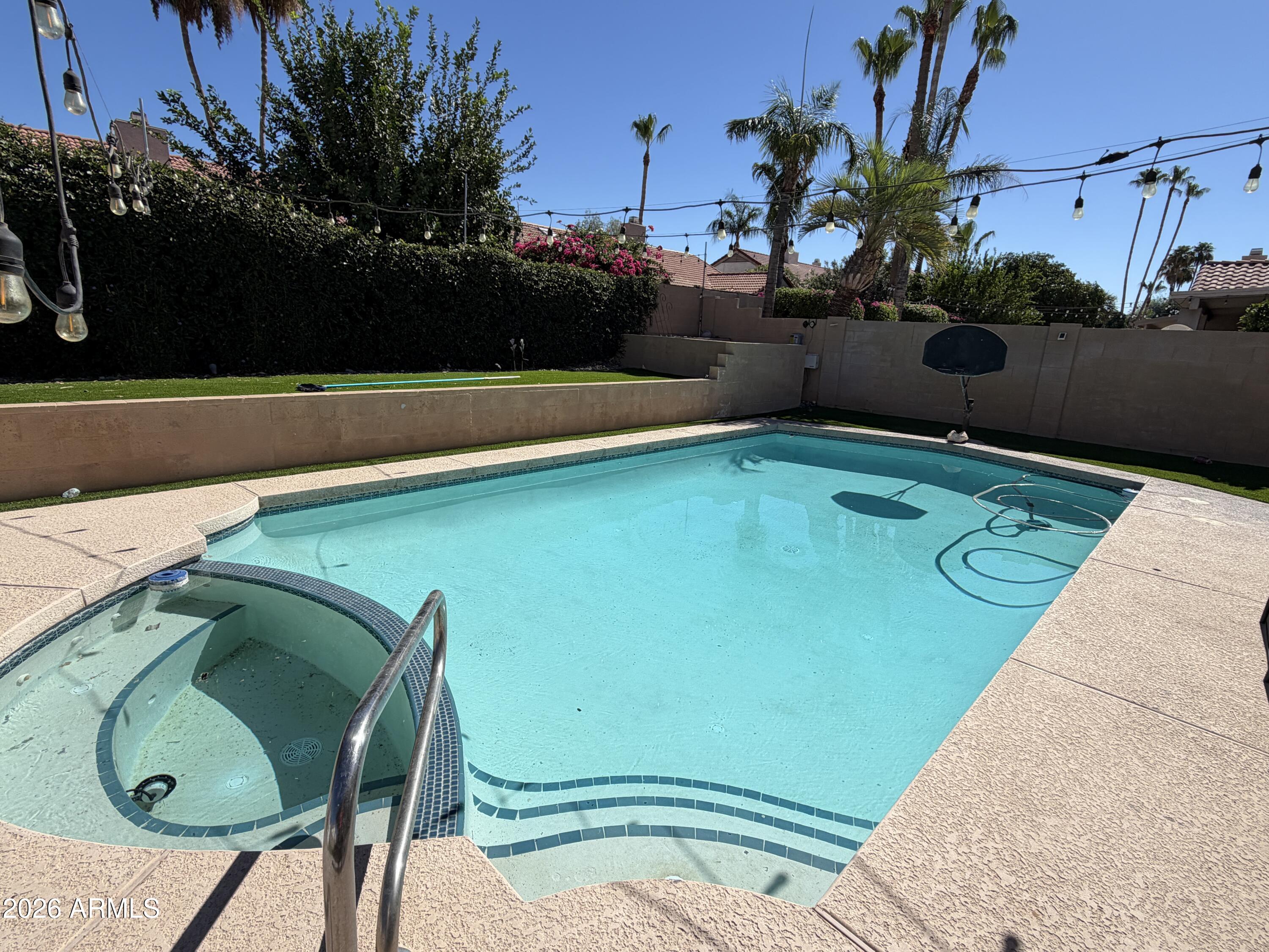 9016 E Sahuaro Drive