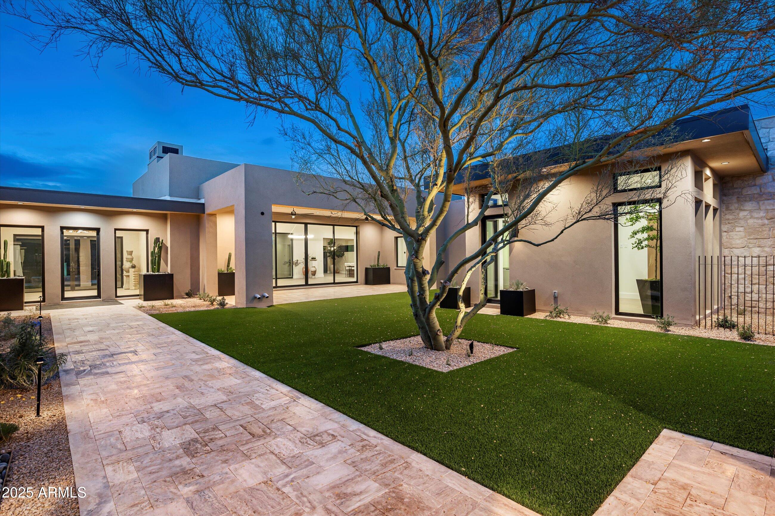 8386 E LEANING ROCK Road