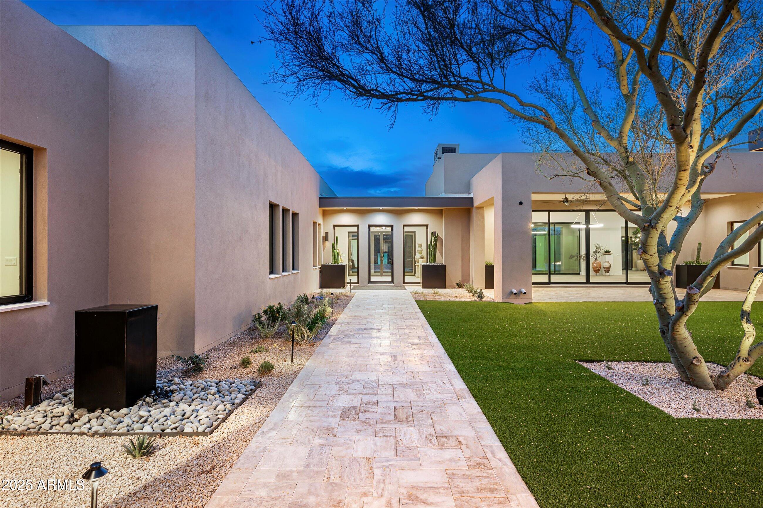 8386 E LEANING ROCK Road