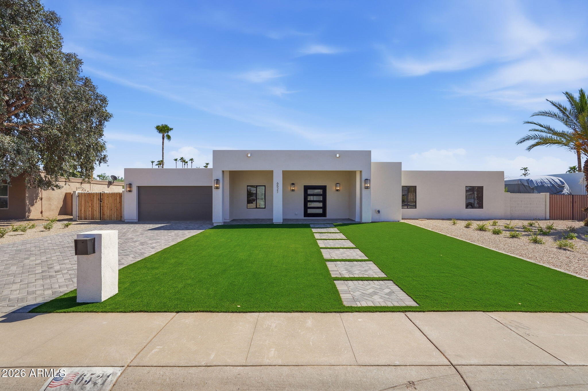 6521 E SHARON Drive