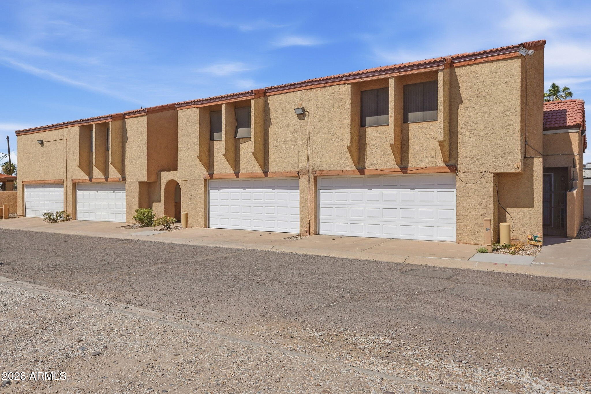 2202 W GLENROSA Avenue 18