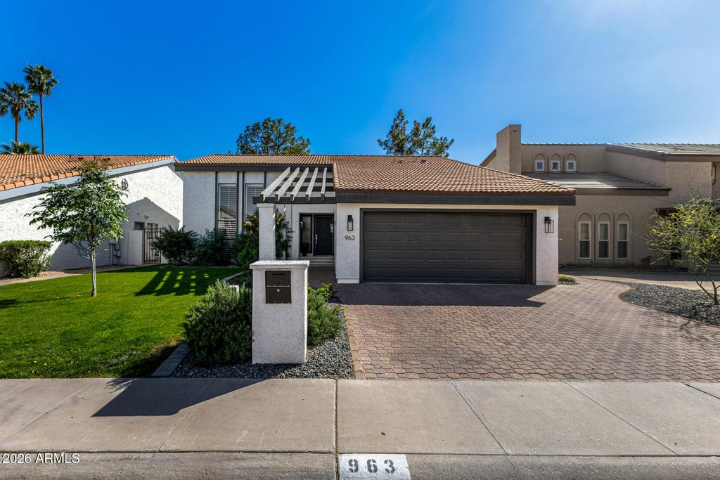 Photo of 963 E Driftwood Drive, Tempe, AZ 85283 (MLS # 6993959)
