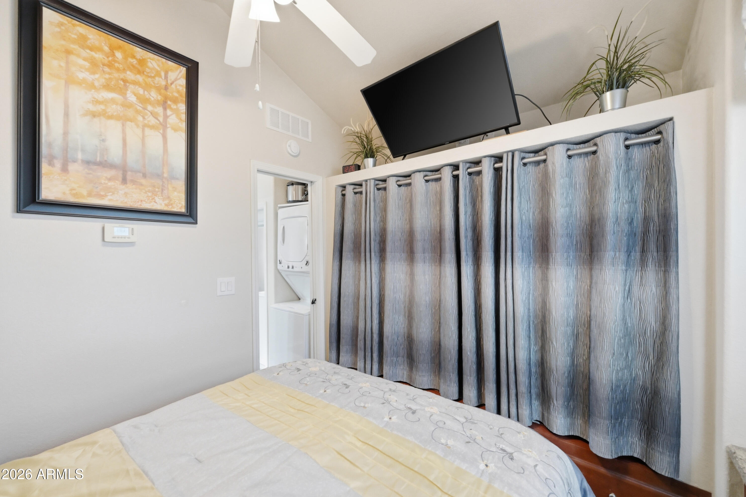 118 E MESQUITE Drive 694