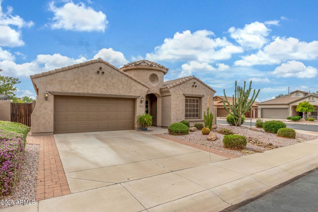 Photo of 10831 E Sylvan Avenue, Mesa, AZ 85212 (MLS # 6932379)