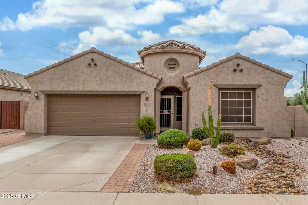 Photo of 10831 E Sylvan Avenue, Mesa, AZ 85212 (MLS # 6932379)