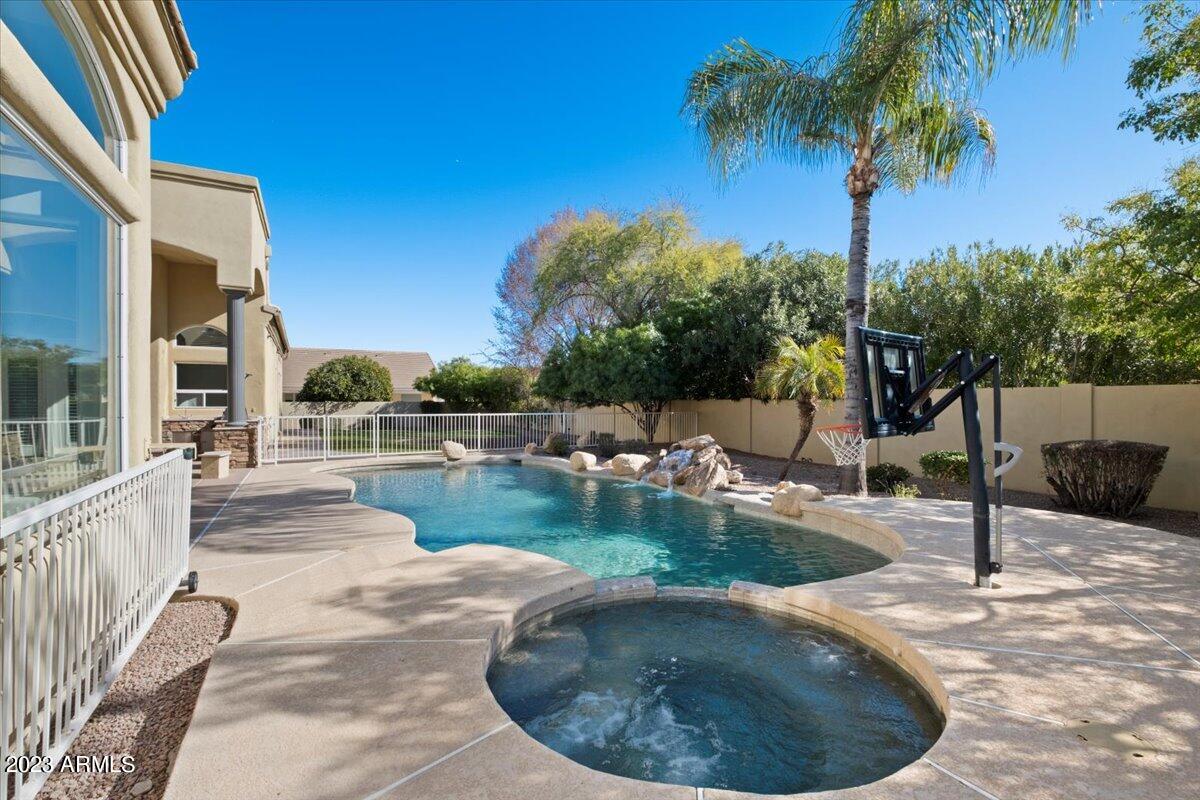 PARADISE ESTATES - Residential