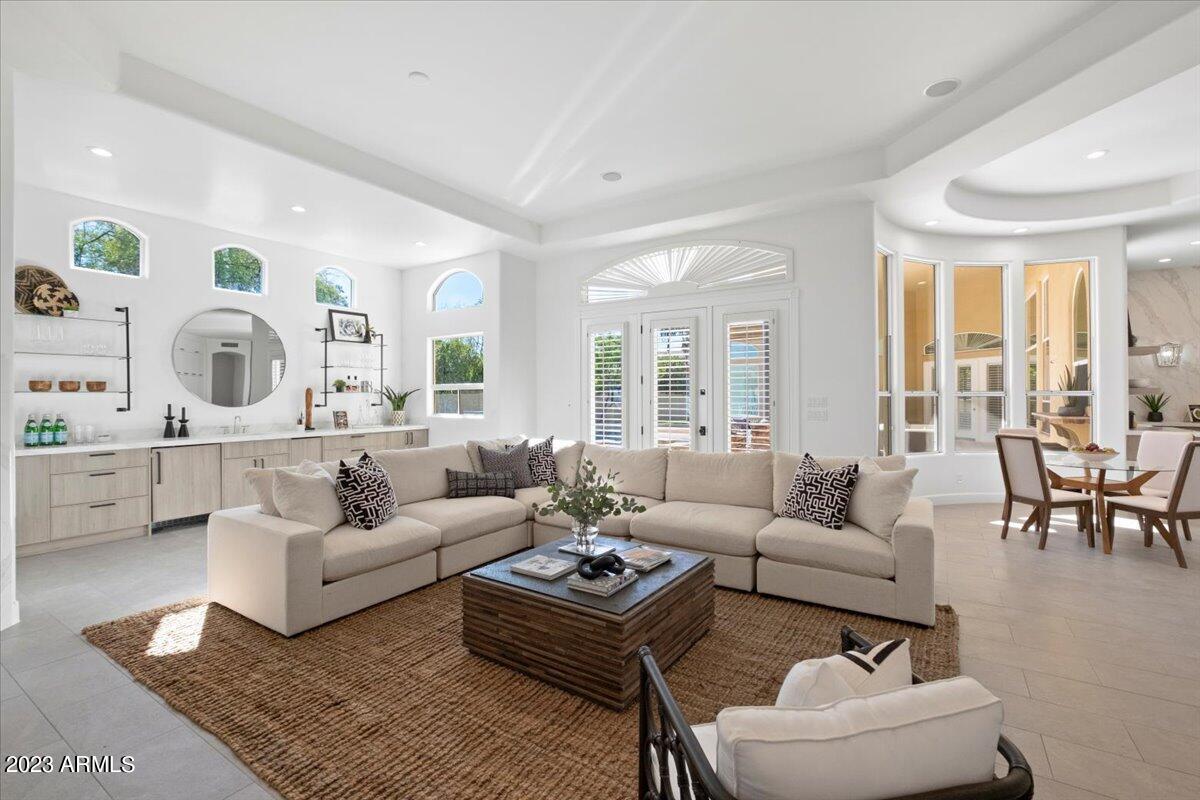 PARADISE ESTATES - Residential
