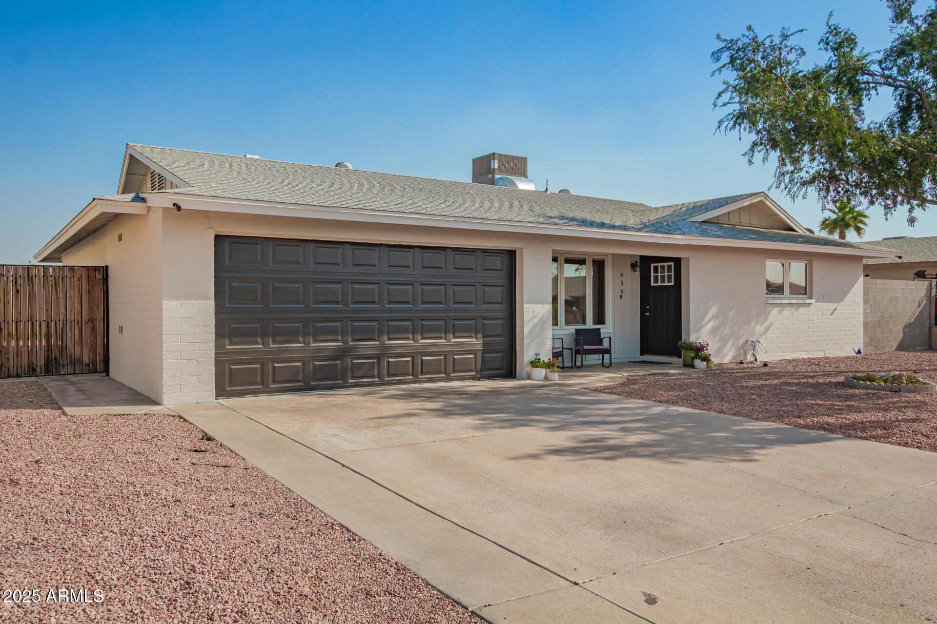 4549 W POINSETTIA Drive