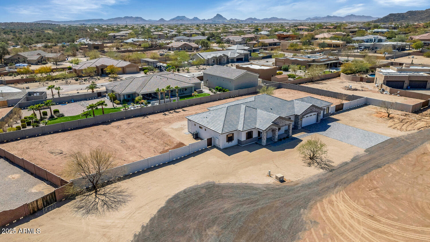 2819 W CANYON CREEK Road