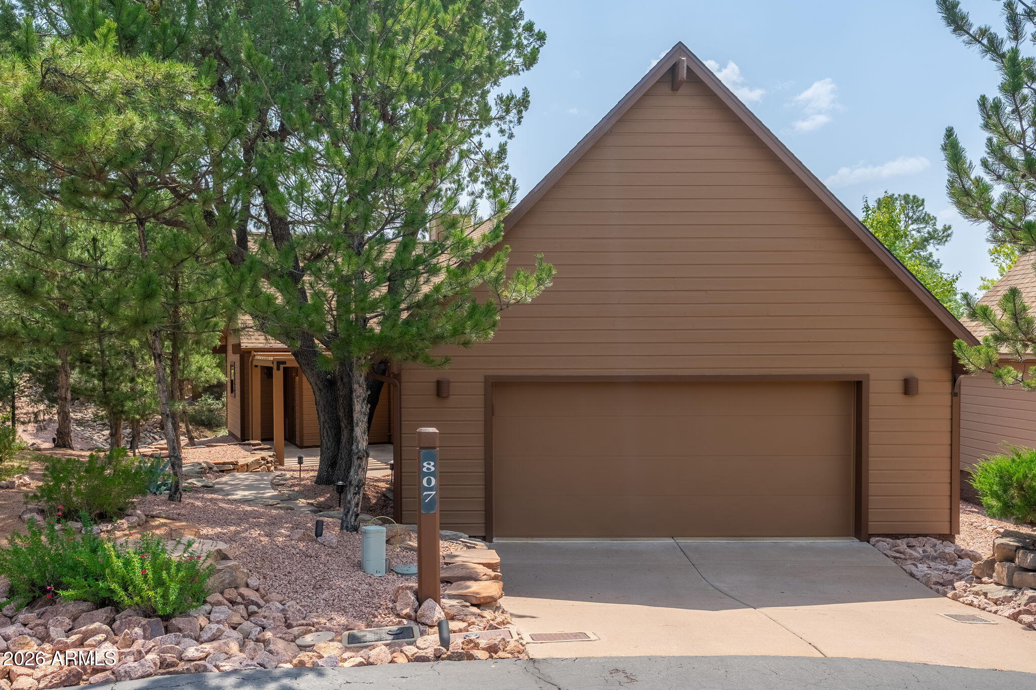 807 N Grapevine Circle