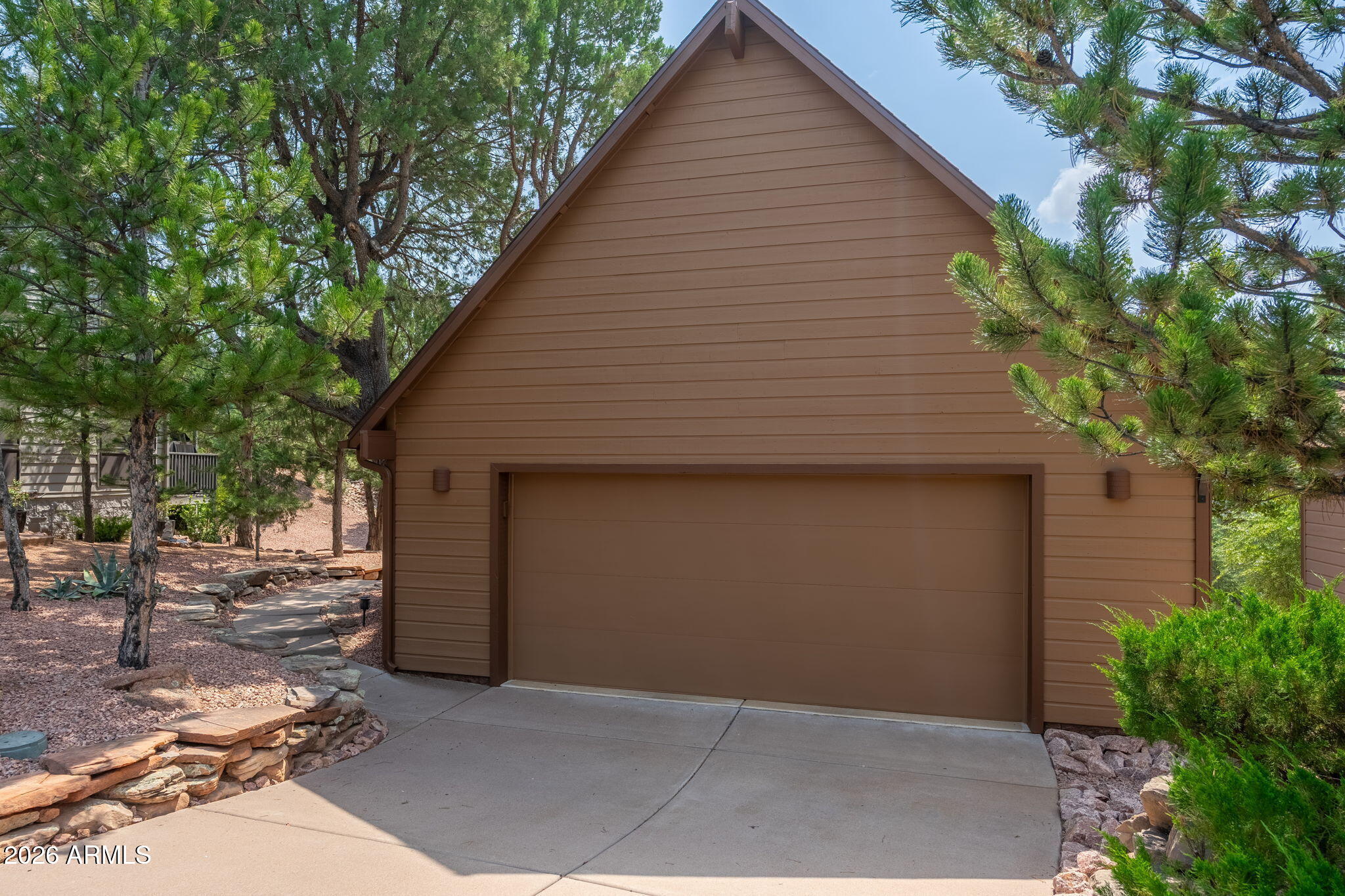 807 N Grapevine Circle