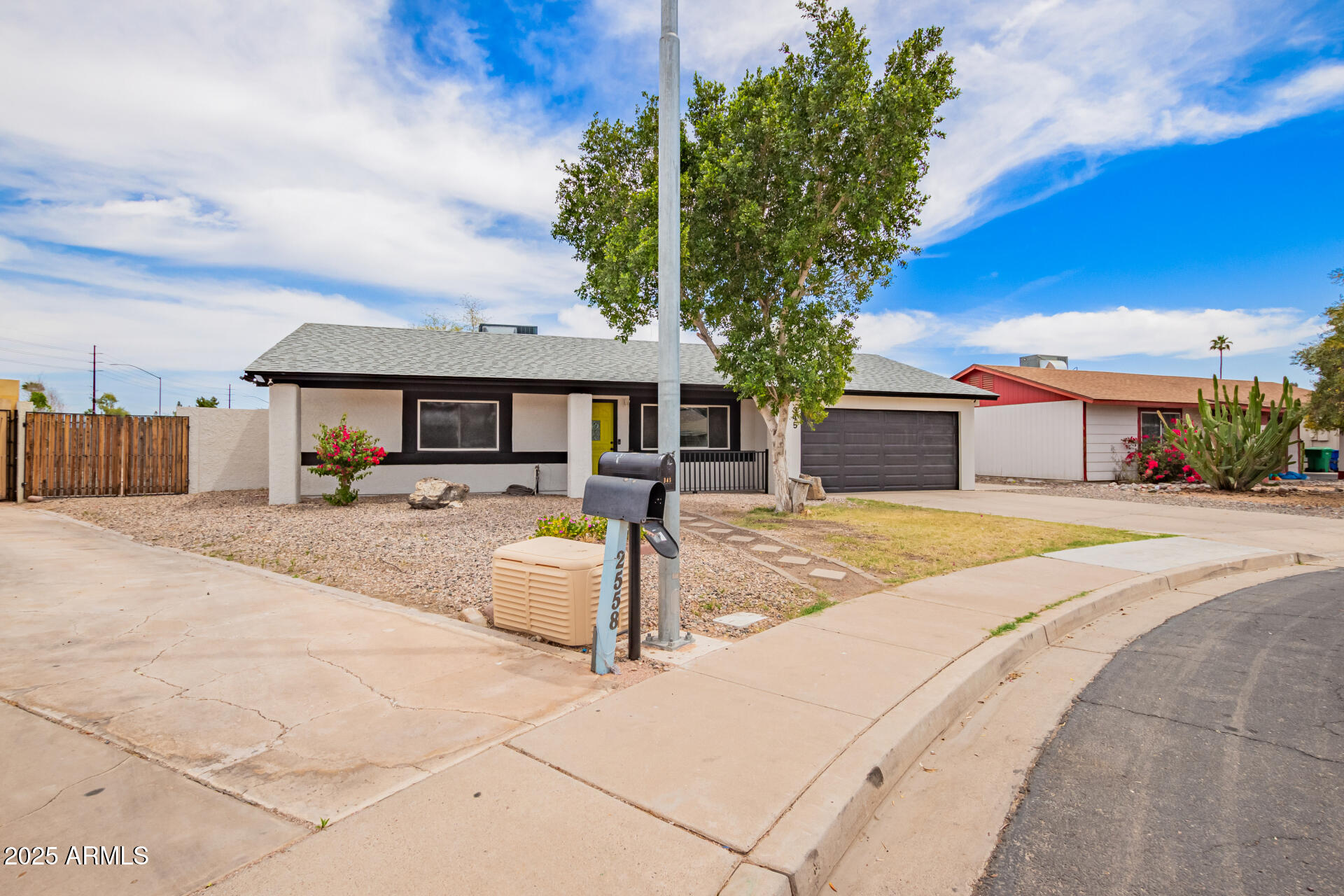 345 N GLENVIEW --