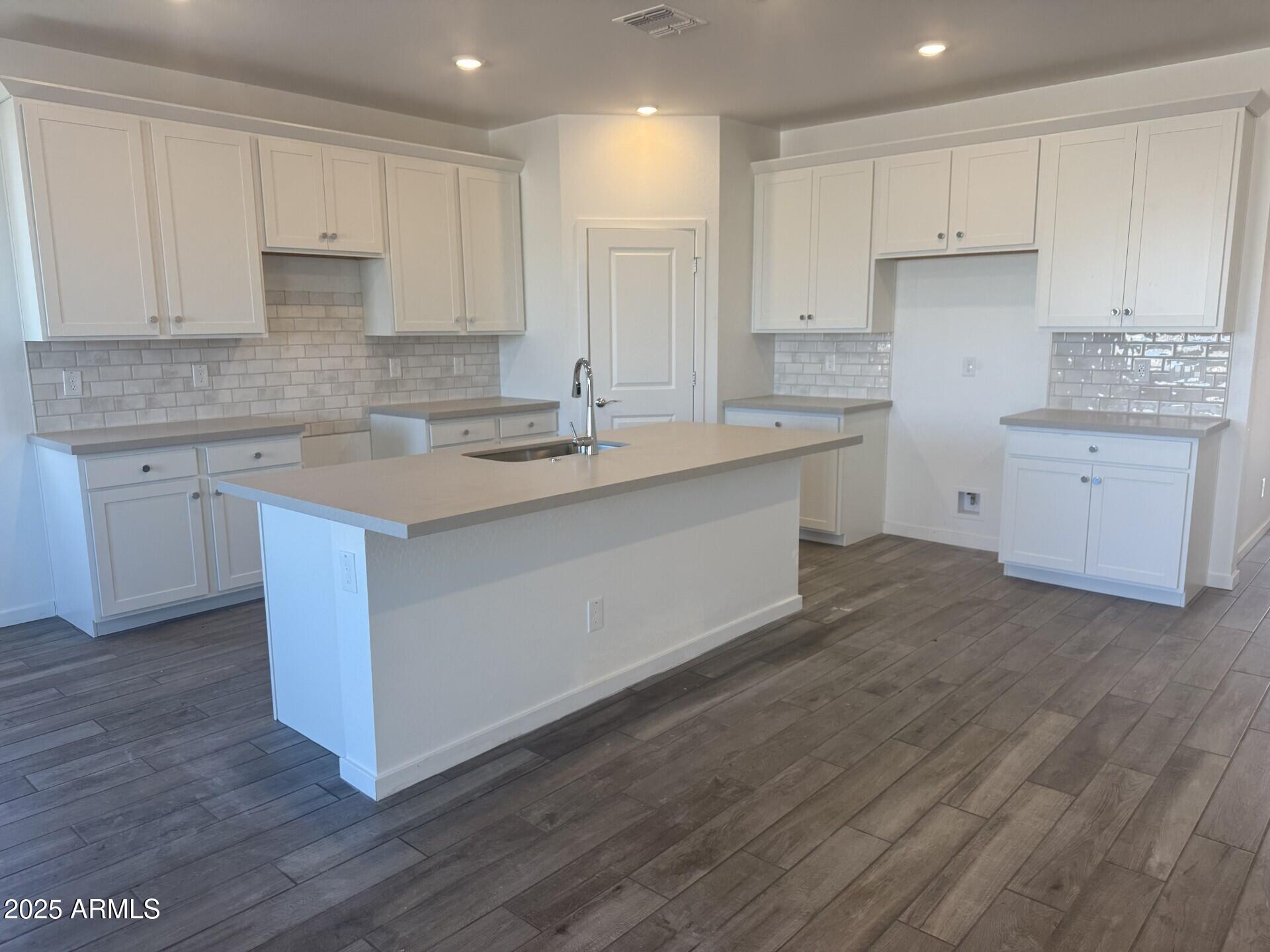 25202 W LA SALLE Street