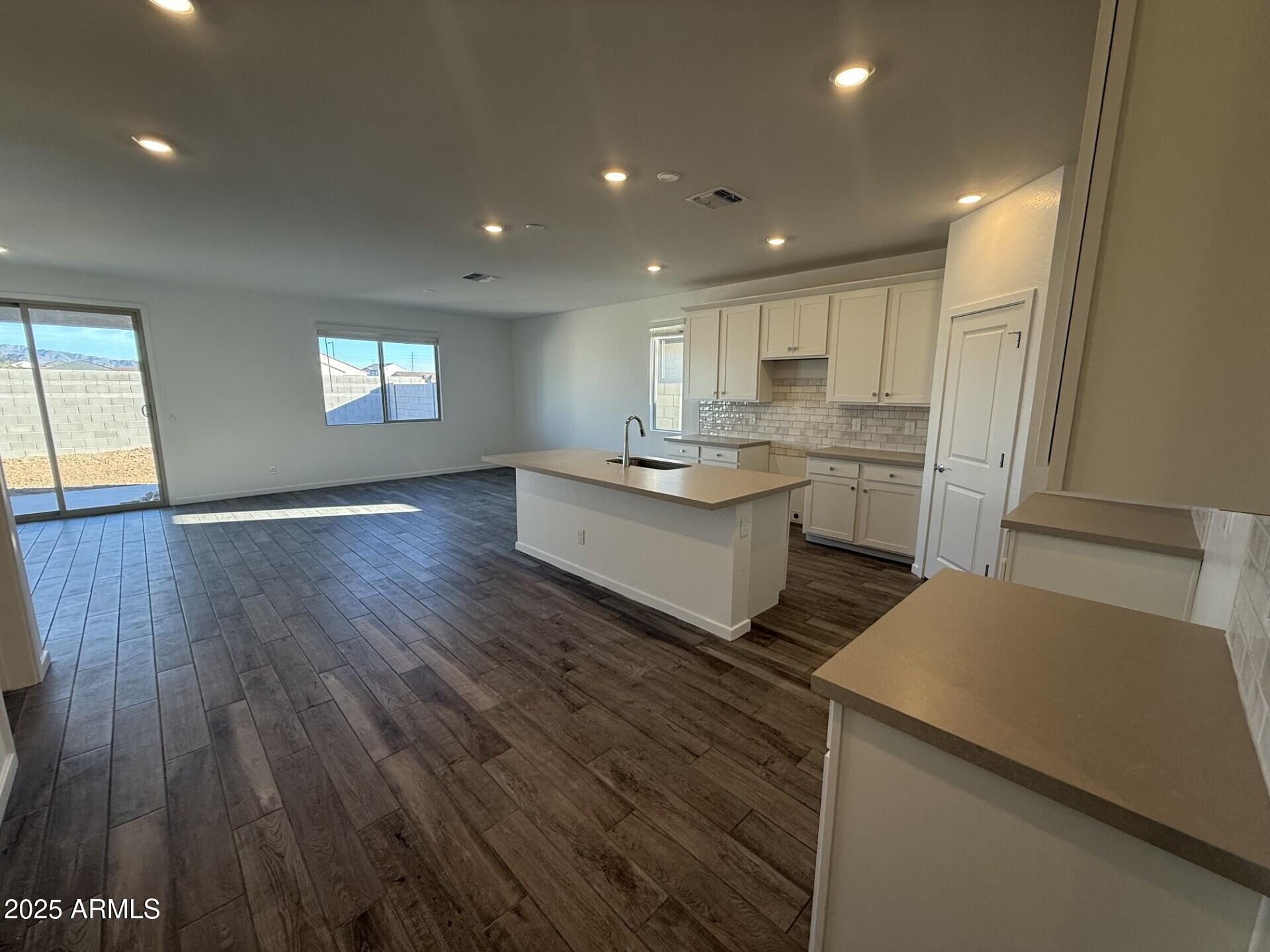 25202 W LA SALLE Street