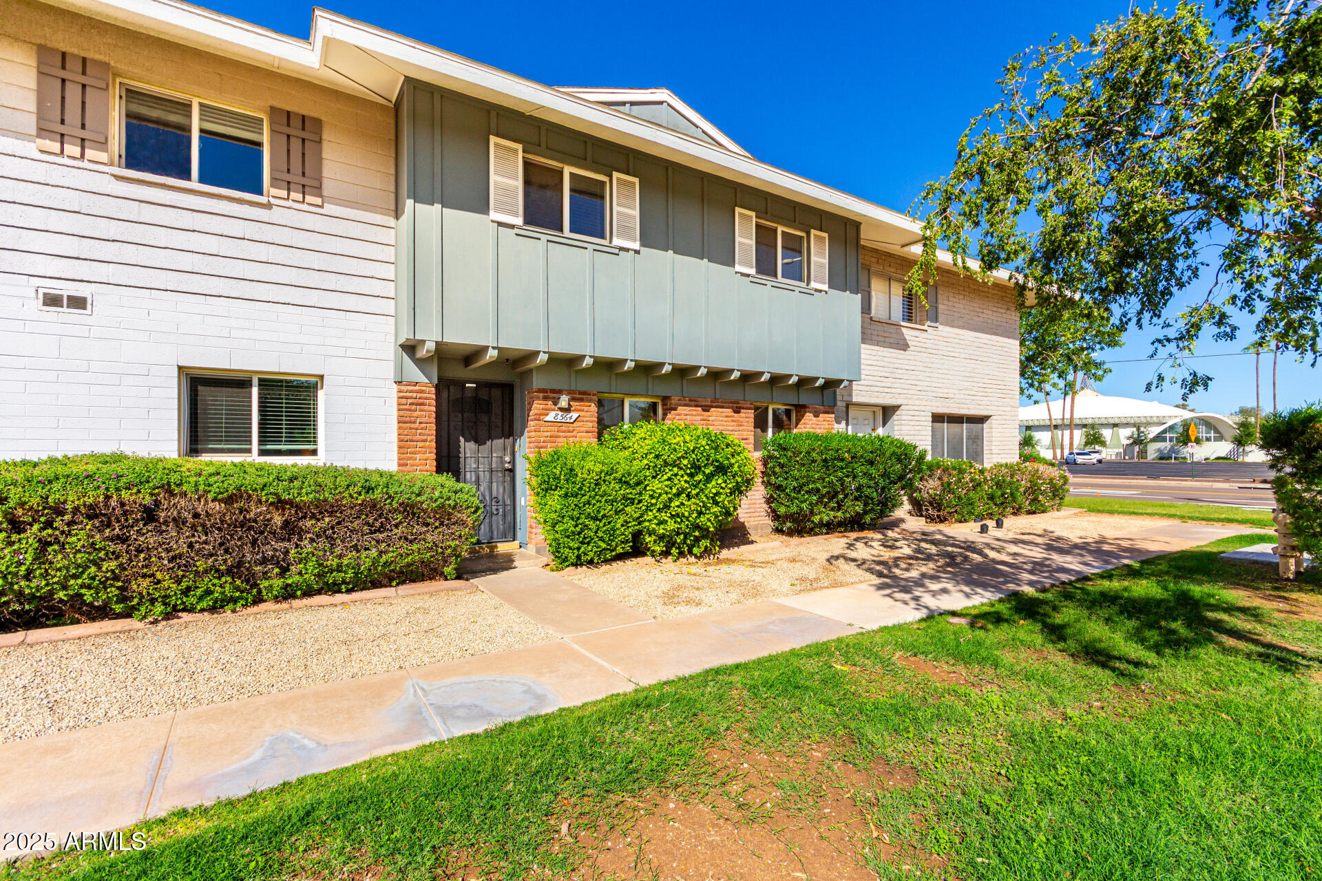 8564 E MCDONALD Drive