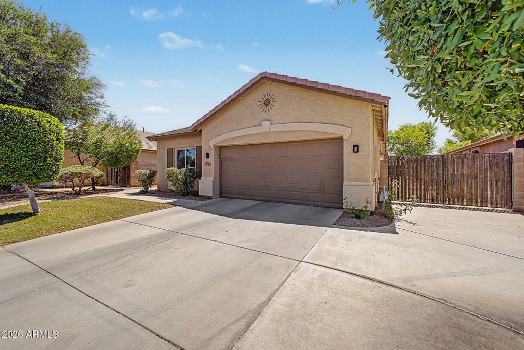 Photo of 4365 E Cherry Hills Drive, Chandler, AZ 85249 (MLS # 7018023)