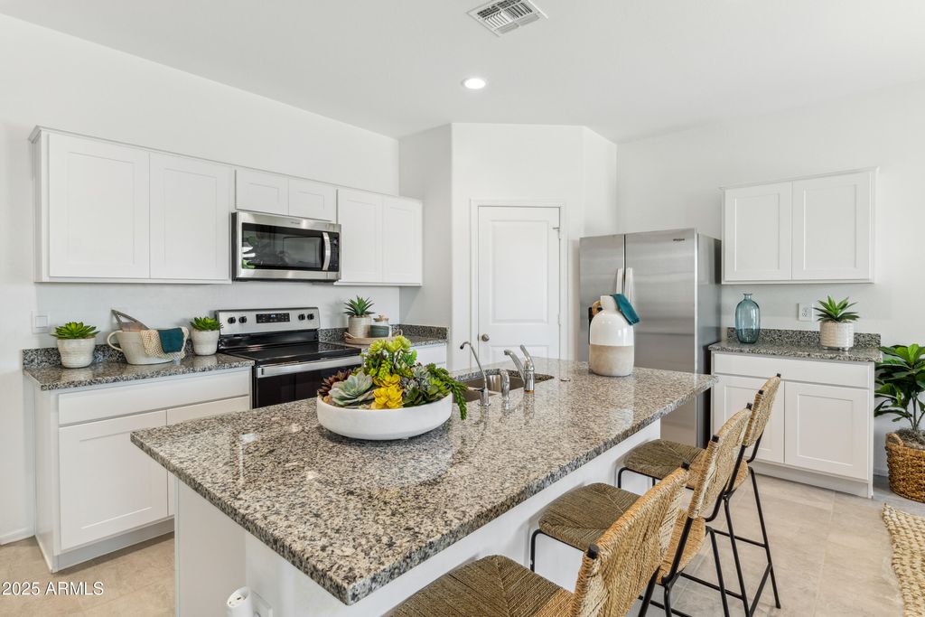 Photo of 157 S Almoner Lane, Casa Grande, AZ 85122 (MLS # 6946925)