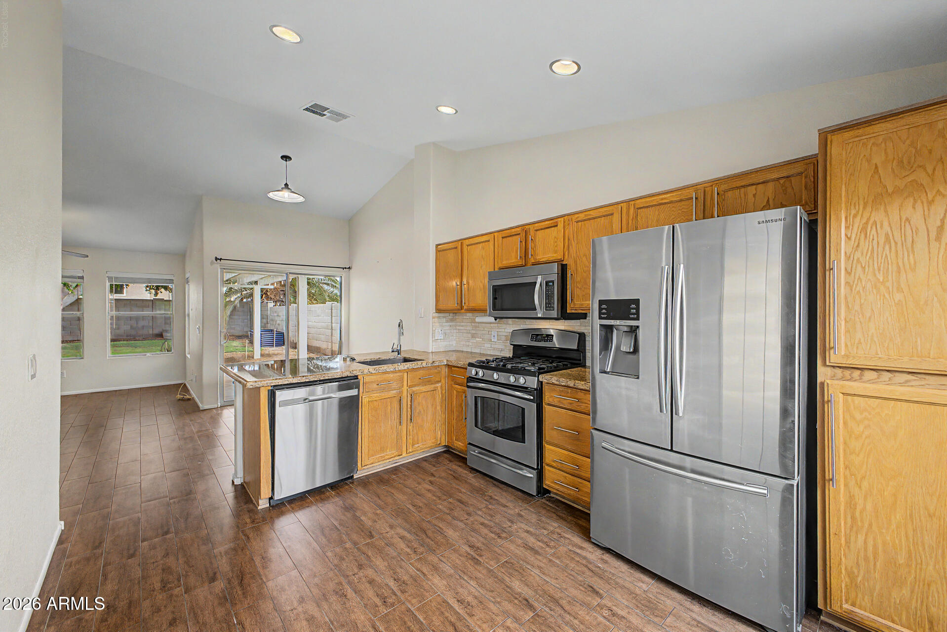 1014 W LEAH Lane