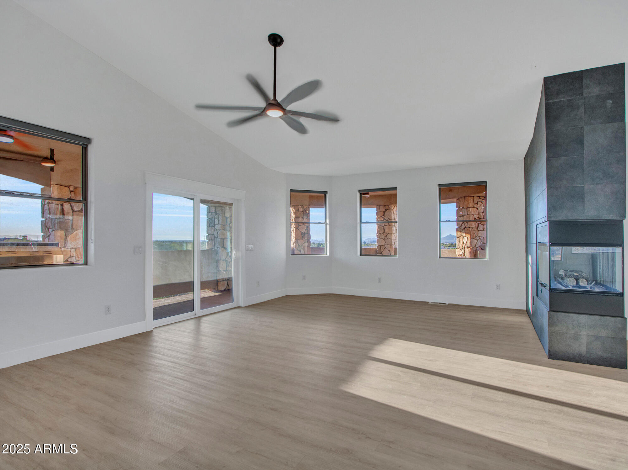 Phoenix, Arizona 85042, United States, 4 Bedrooms Bedrooms, ,4 BathroomsBathrooms,Residential,Active,136942