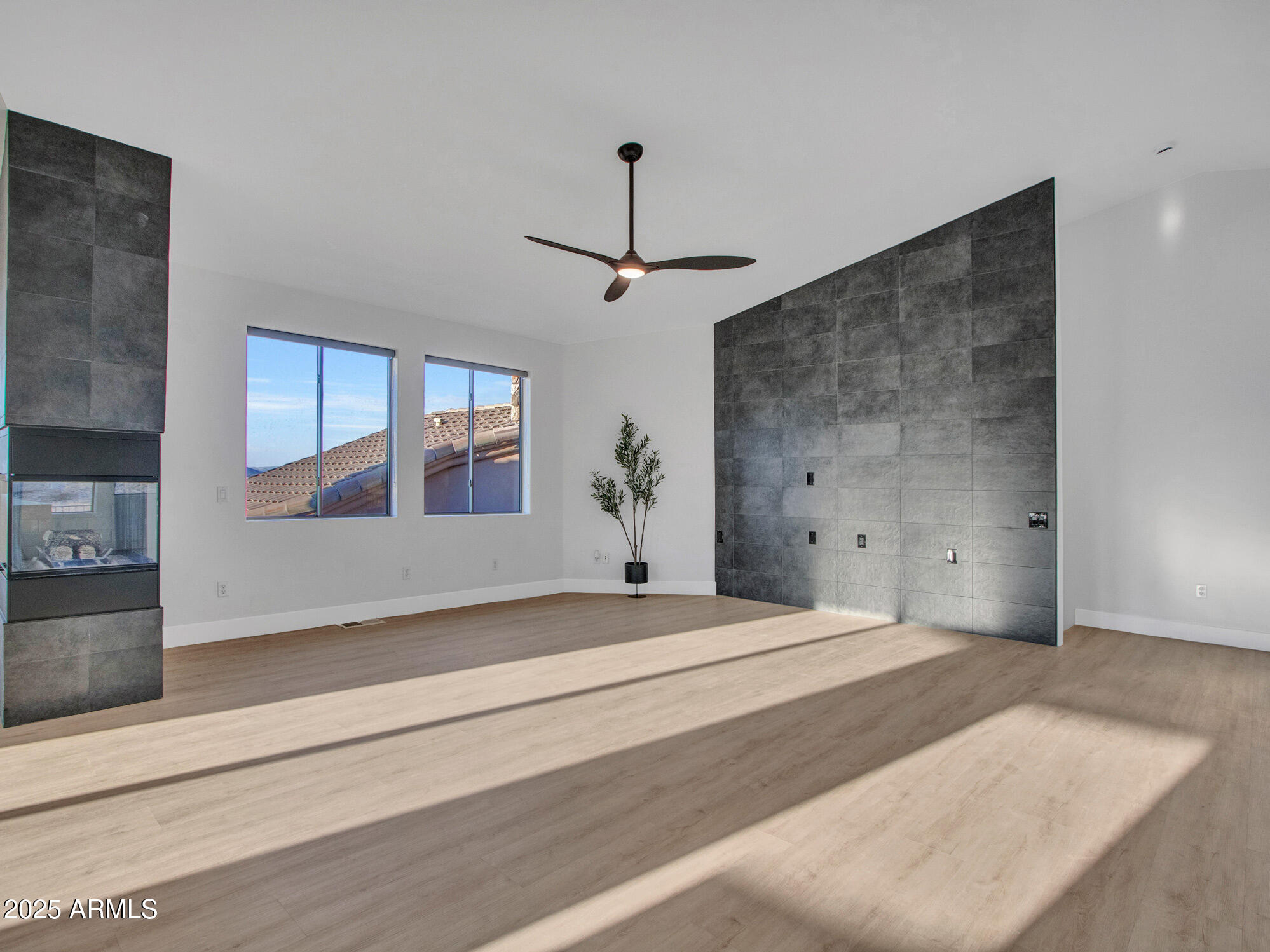 Phoenix, Arizona 85042, United States, 4 Bedrooms Bedrooms, ,4 BathroomsBathrooms,Residential,Active,136942