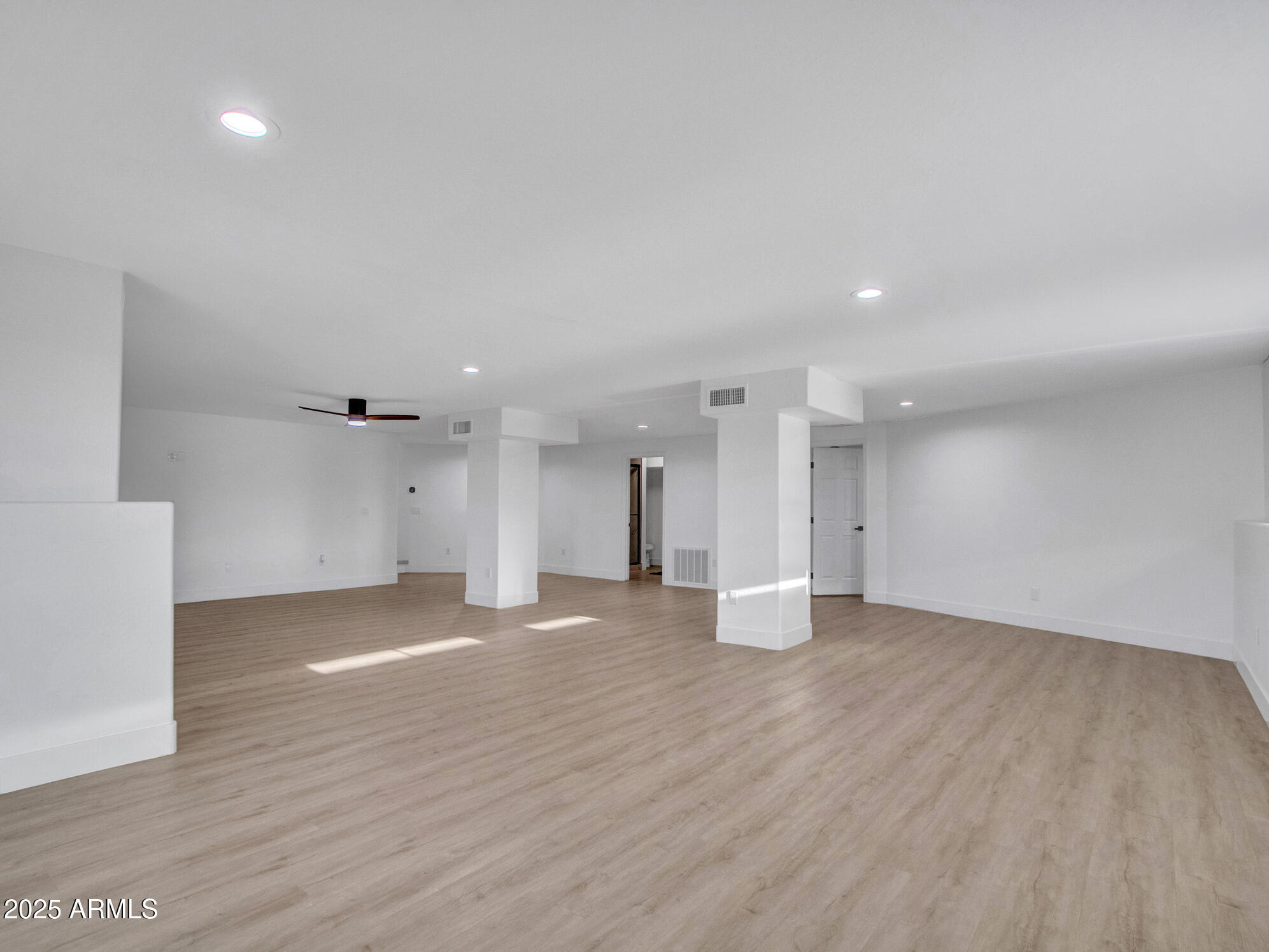 Phoenix, Arizona 85042, United States, 4 Bedrooms Bedrooms, ,4 BathroomsBathrooms,Residential,Active,136942