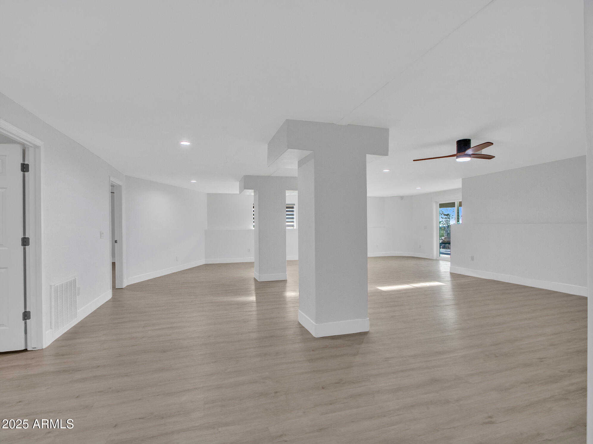 Phoenix, Arizona 85042, United States, 4 Bedrooms Bedrooms, ,4 BathroomsBathrooms,Residential,Active,136942