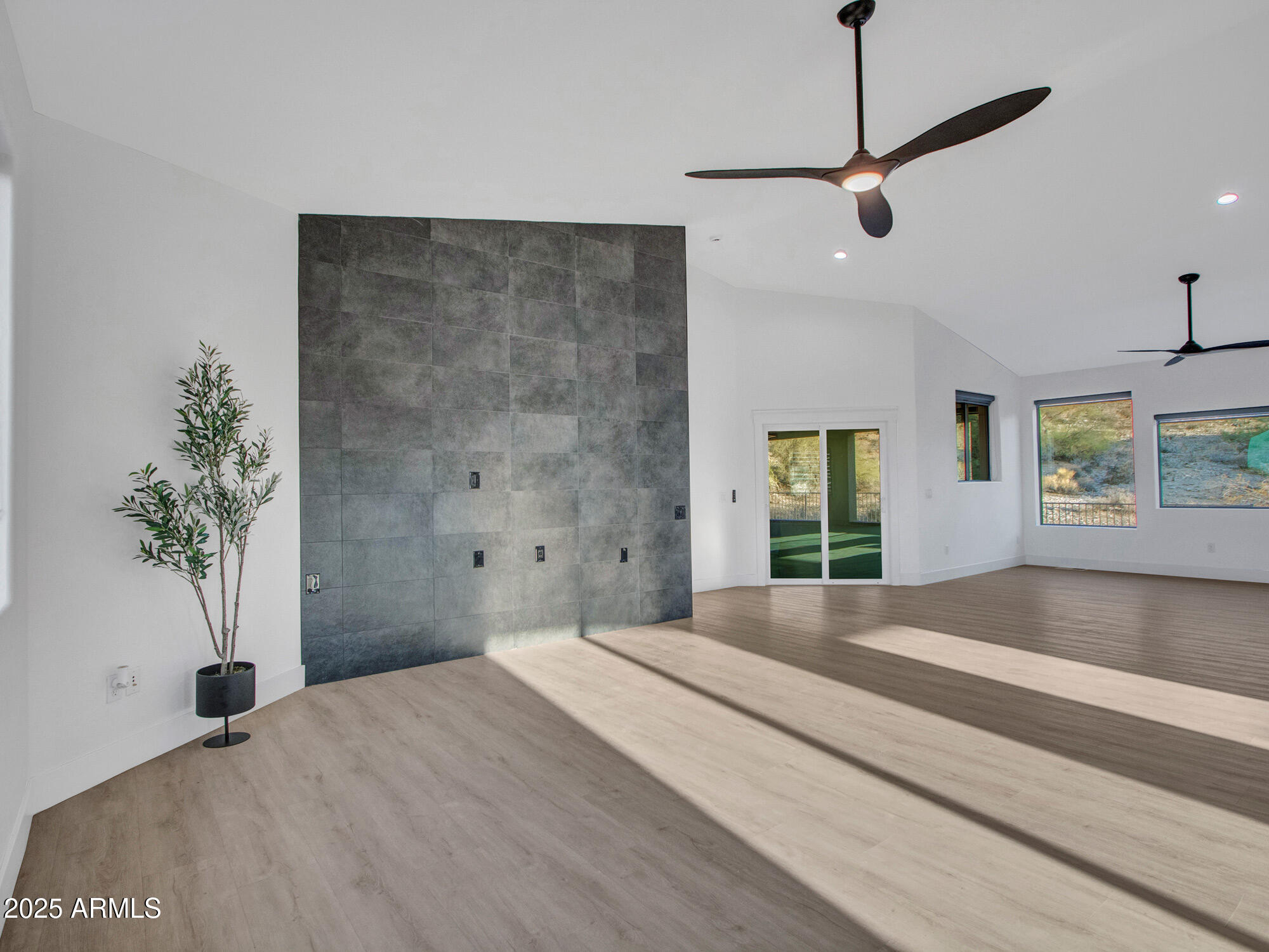 Phoenix, Arizona 85042, United States, 4 Bedrooms Bedrooms, ,4 BathroomsBathrooms,Residential,Active,136942