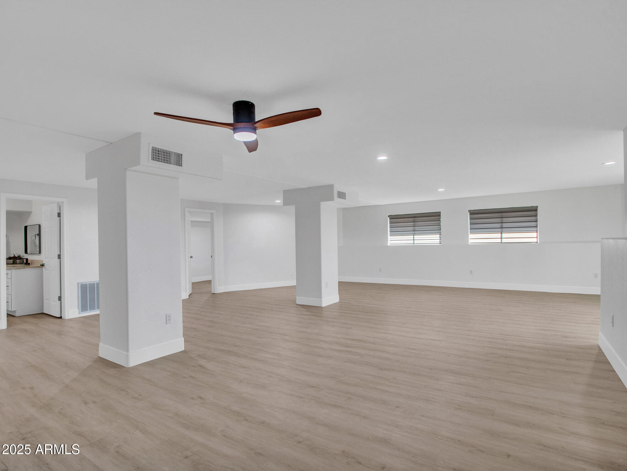 Phoenix, Arizona 85042, United States, 4 Bedrooms Bedrooms, ,4 BathroomsBathrooms,Residential,Active,136942