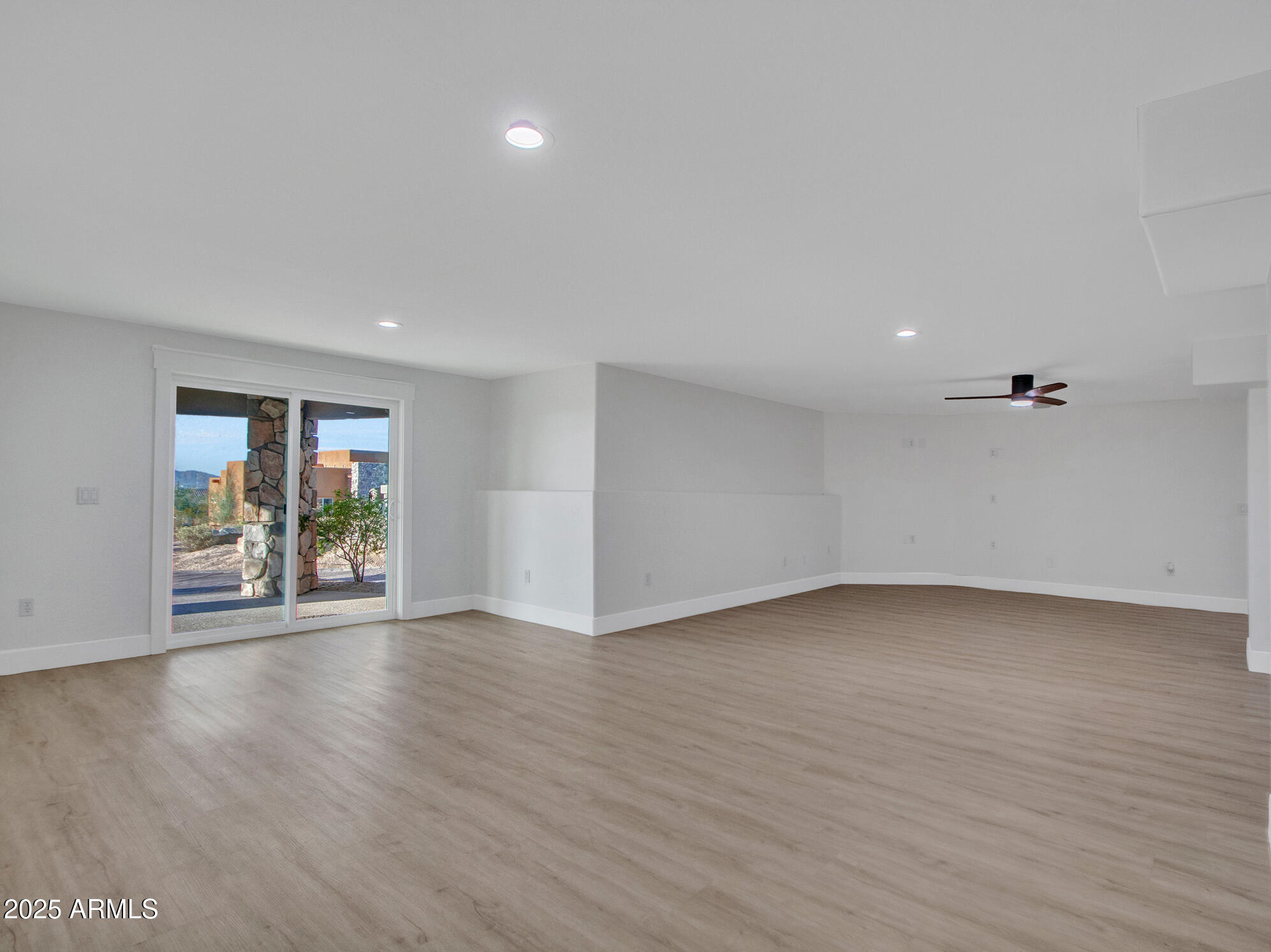 Phoenix, Arizona 85042, United States, 4 Bedrooms Bedrooms, ,4 BathroomsBathrooms,Residential,Active,136942