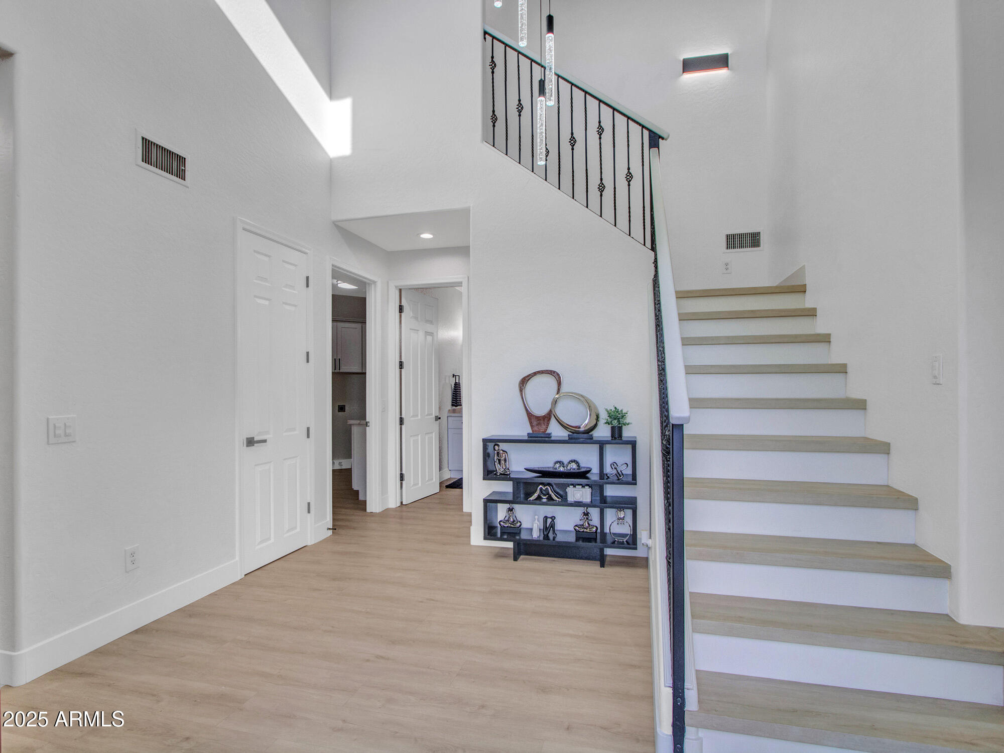 Phoenix, Arizona 85042, United States, 4 Bedrooms Bedrooms, ,4 BathroomsBathrooms,Residential,Active,136942