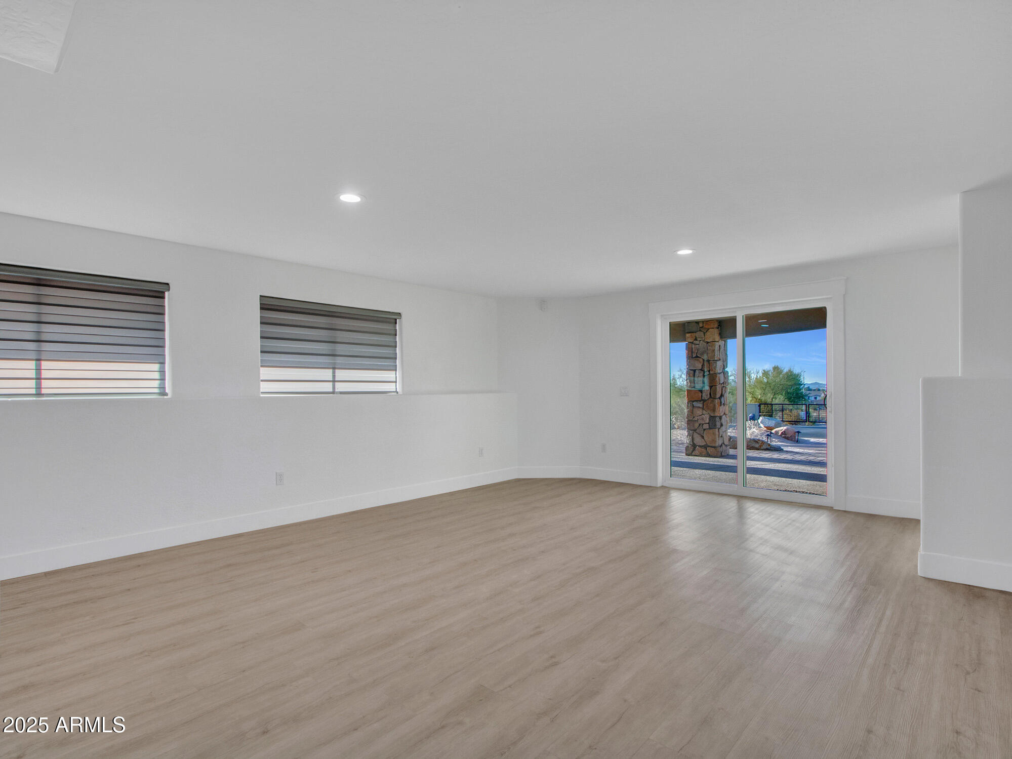 Phoenix, Arizona 85042, United States, 4 Bedrooms Bedrooms, ,4 BathroomsBathrooms,Residential,Active,136942