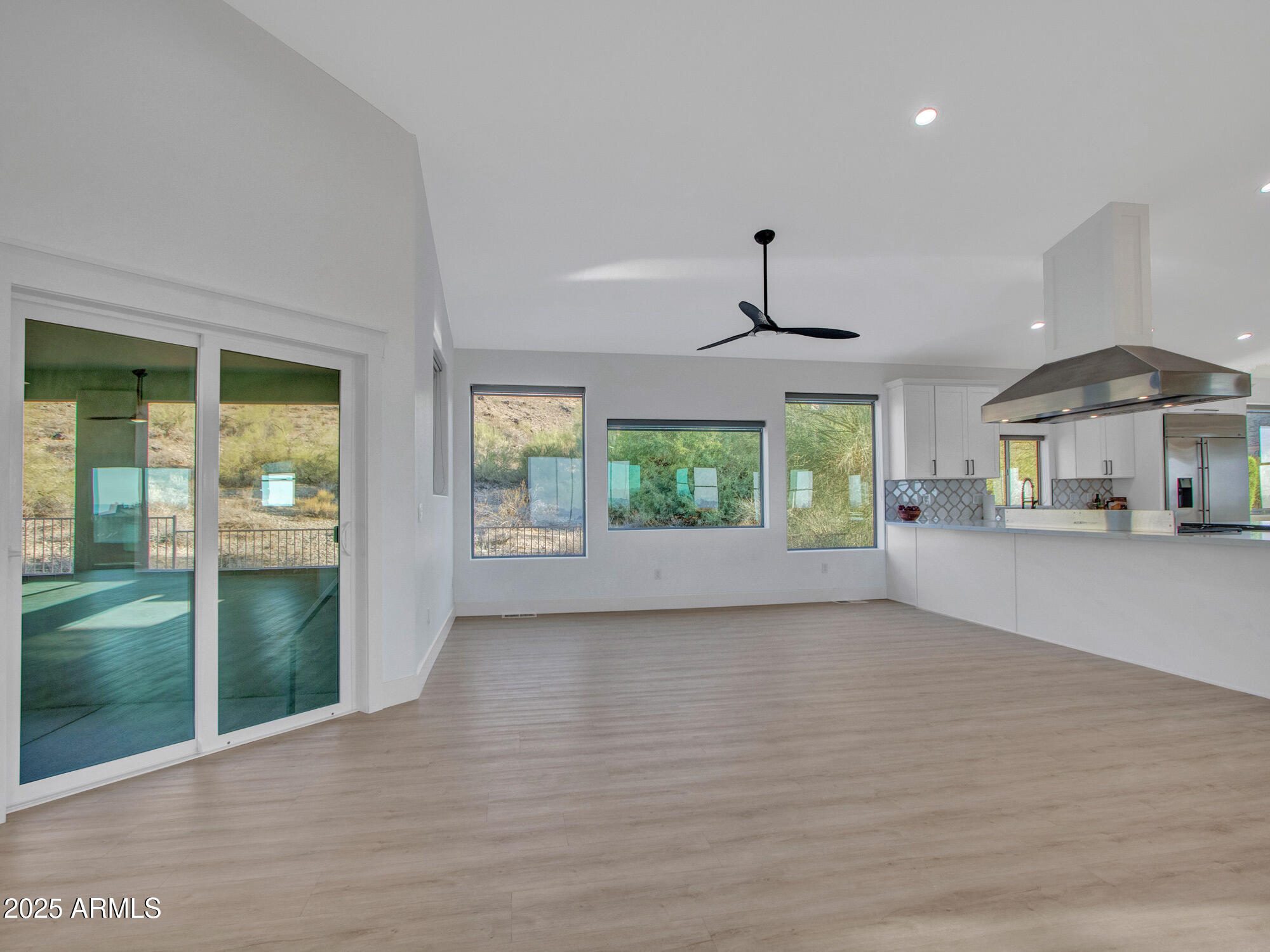 Phoenix, Arizona 85042, United States, 4 Bedrooms Bedrooms, ,4 BathroomsBathrooms,Residential,Active,136942